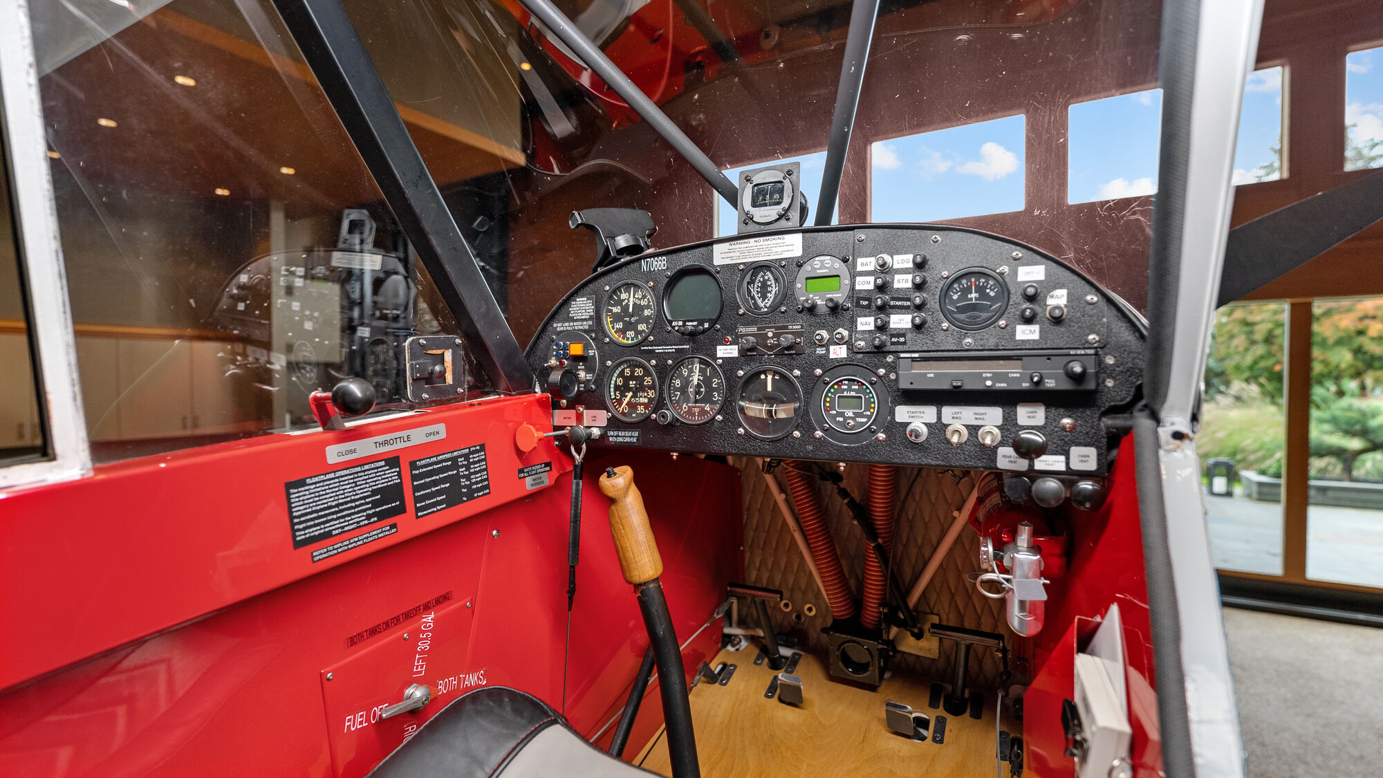 Analog cockpit panel